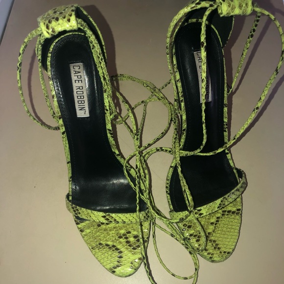 Cape Robbin Neon Green Heels 💚 CUTEEE SHOES!! - Picture 5 of 6